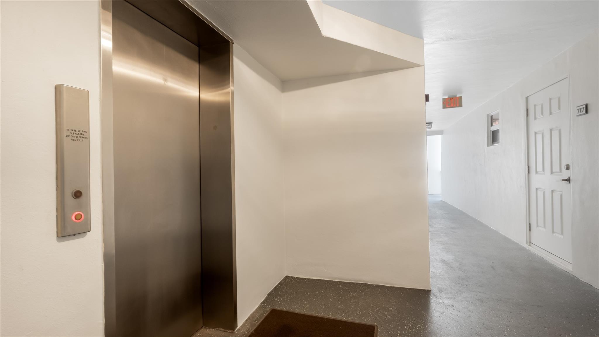 HILLSBORO WINDSOR - Residential