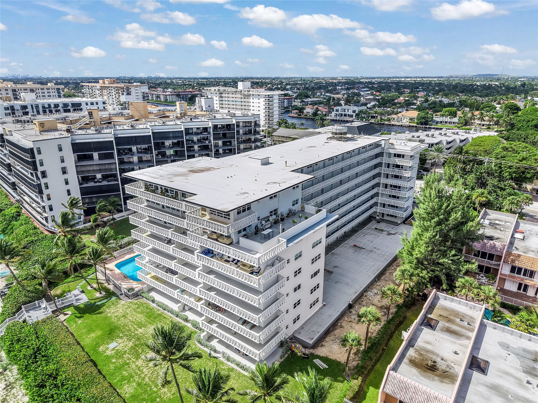 HILLSBORO WINDSOR - Residential