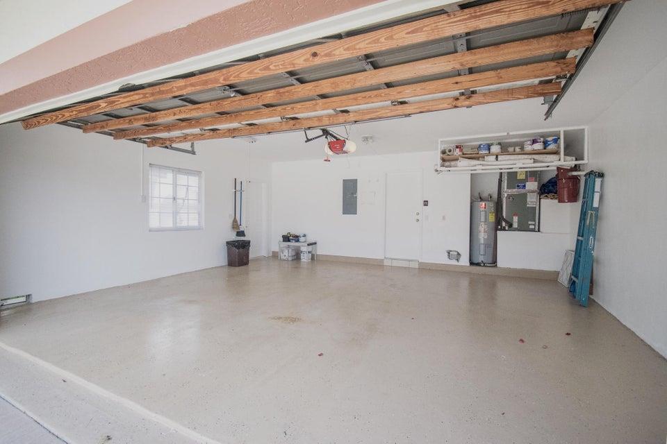 BOYNTON WATERS - Residential