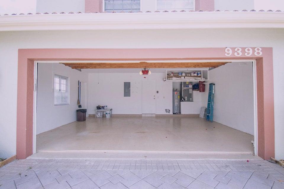 BOYNTON WATERS - Residential