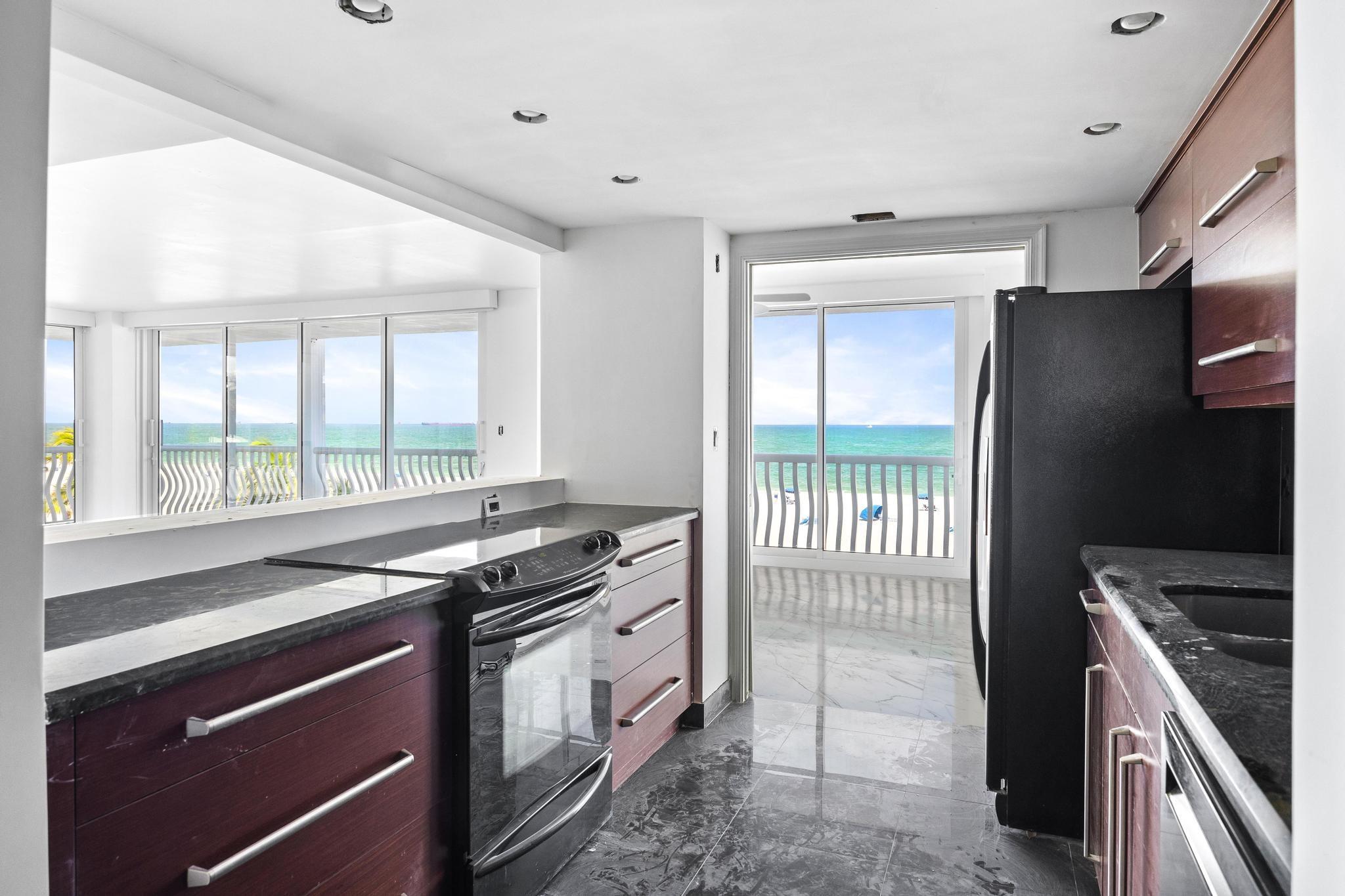 Point of Americas - Residential