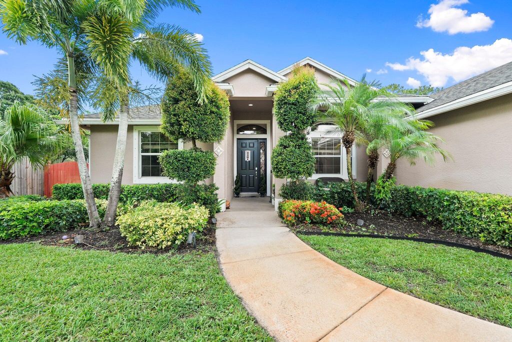 Photo of 762 SE Elwood Avenue, Port Saint Lucie, FL 34983 (MLS # R11109333)