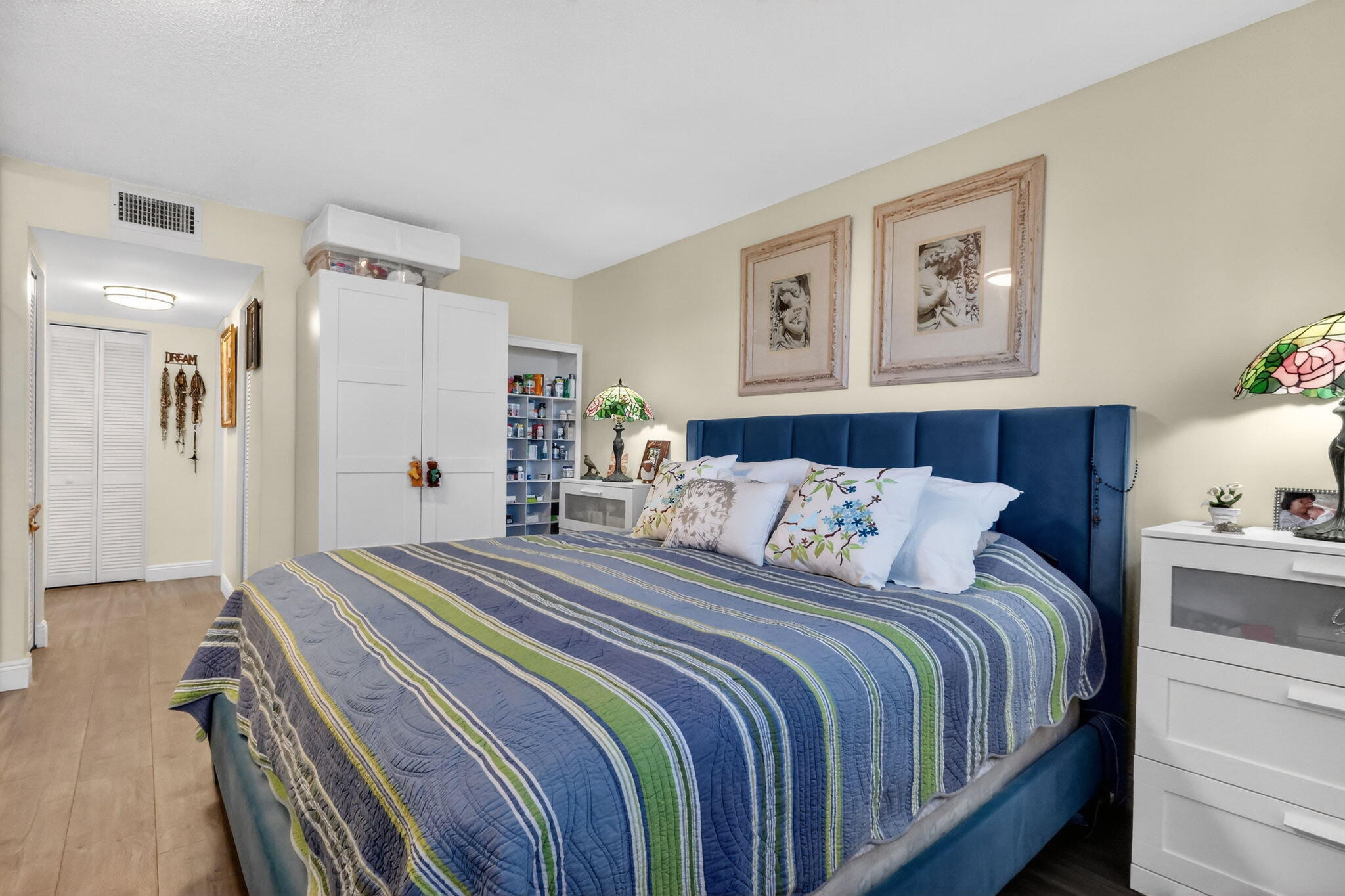 COLONIAL CLUB COND SEC NO 1 - Residential