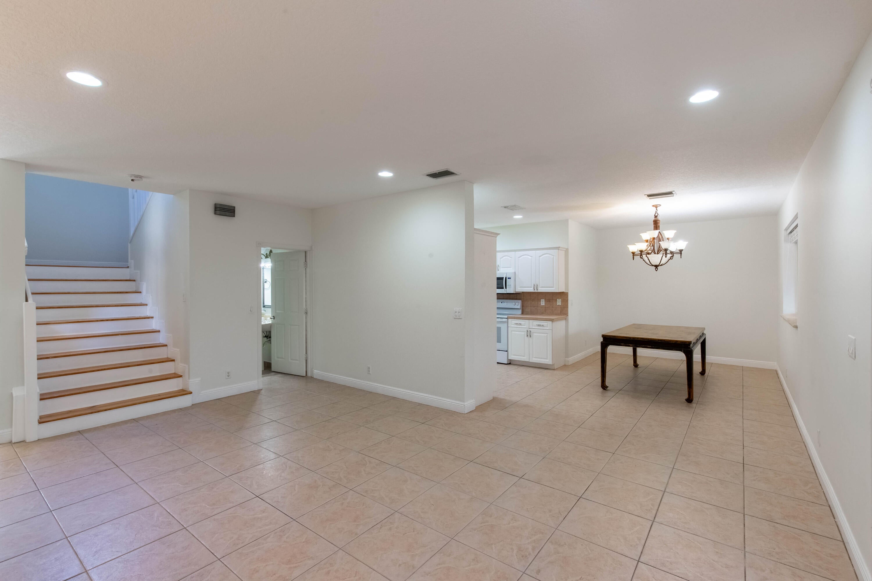 1036 STAGHORN Street