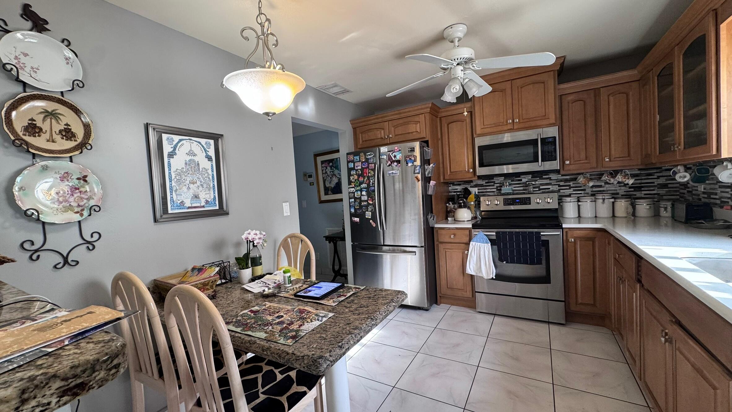 DELRAY VILLAS 2 - Residential