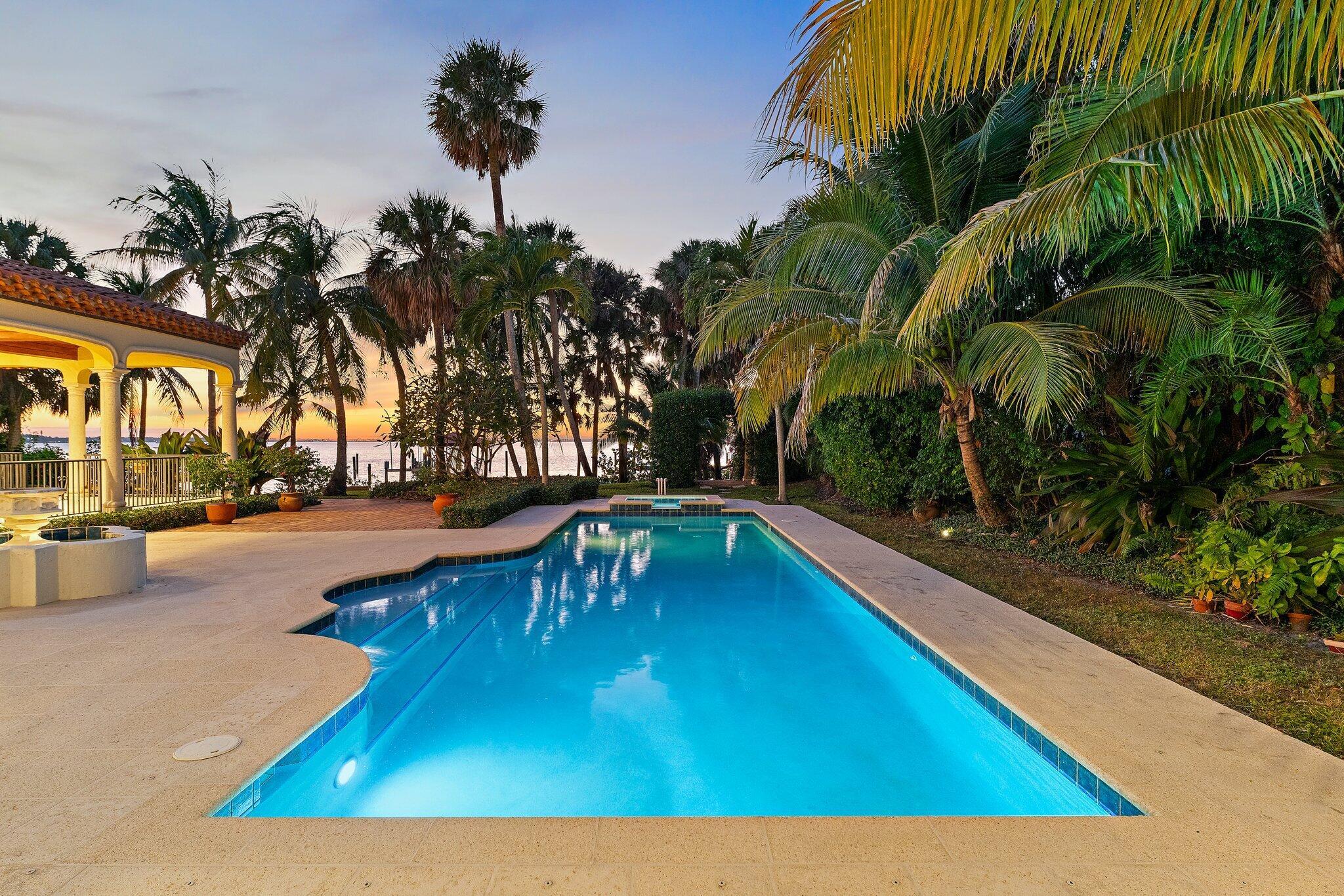 TWIN RIVERS - Residential