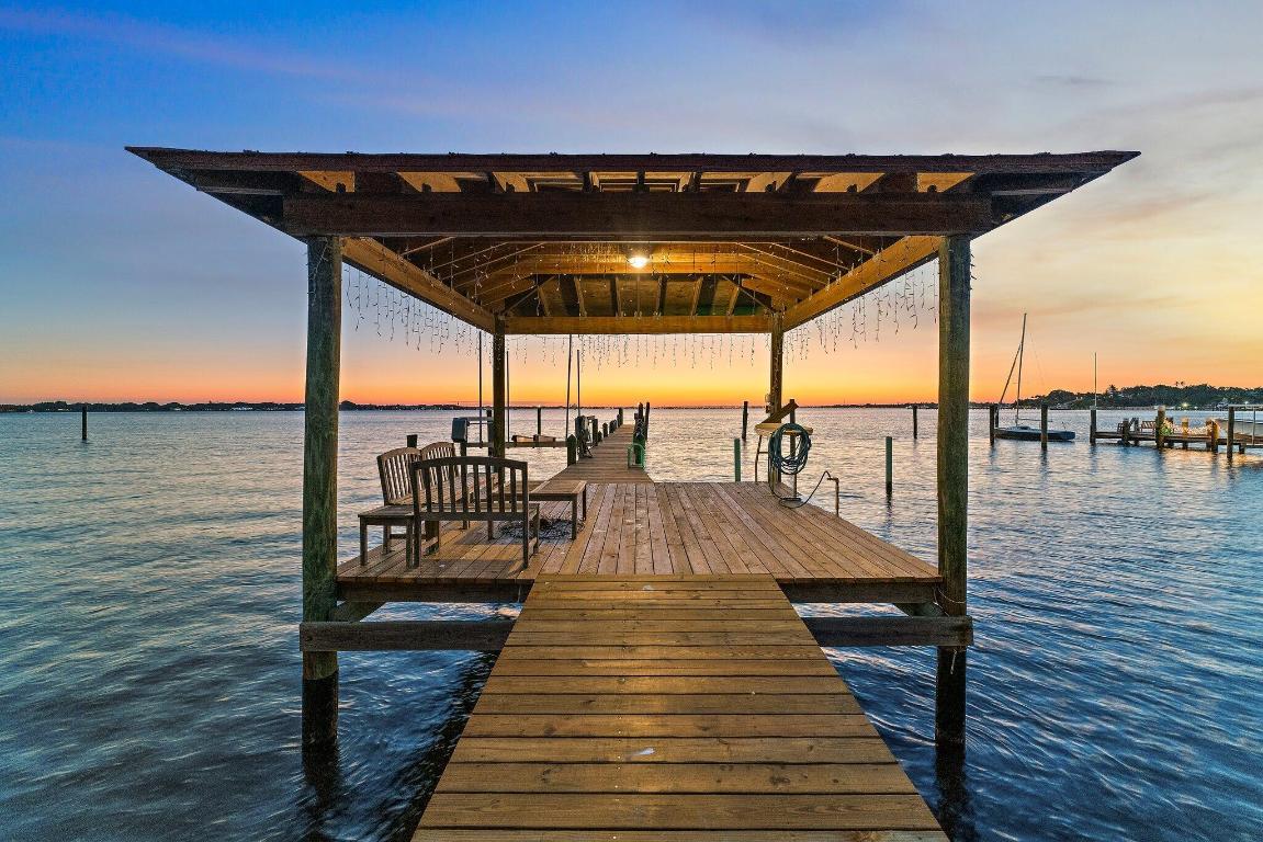 TWIN RIVERS - Residential