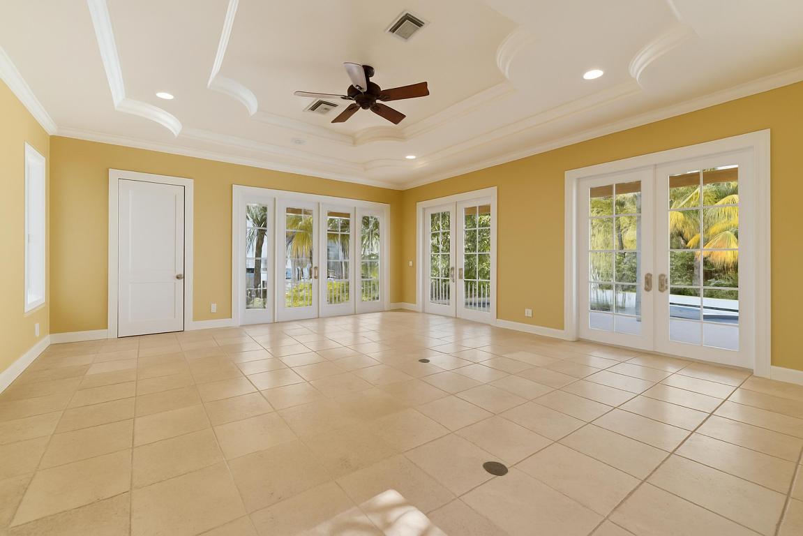 TWIN RIVERS - Residential