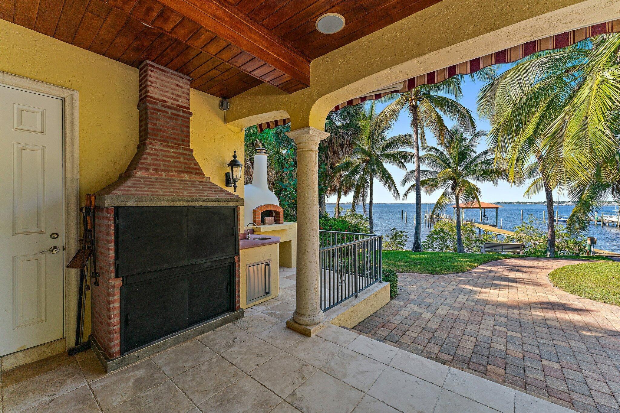 TWIN RIVERS - Residential