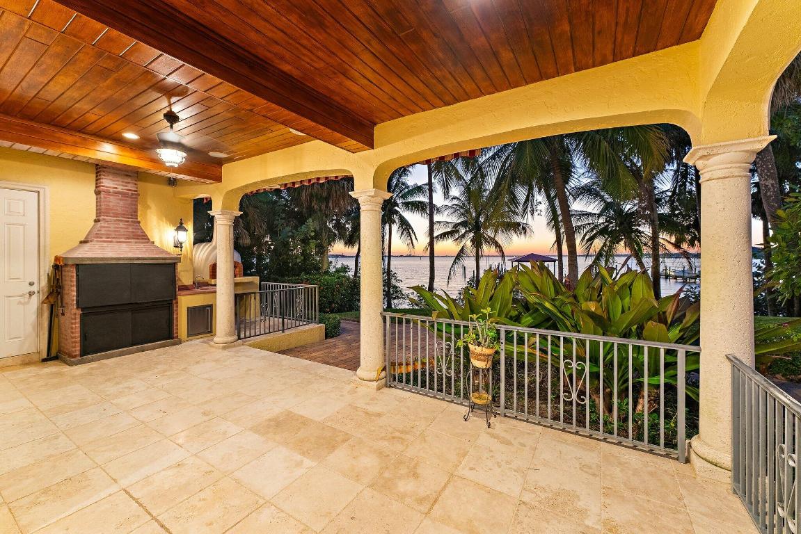 TWIN RIVERS - Residential