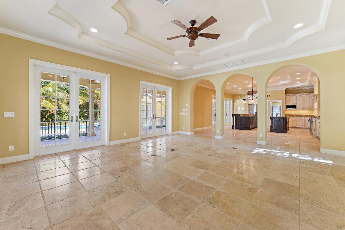 TWIN RIVERS - Residential