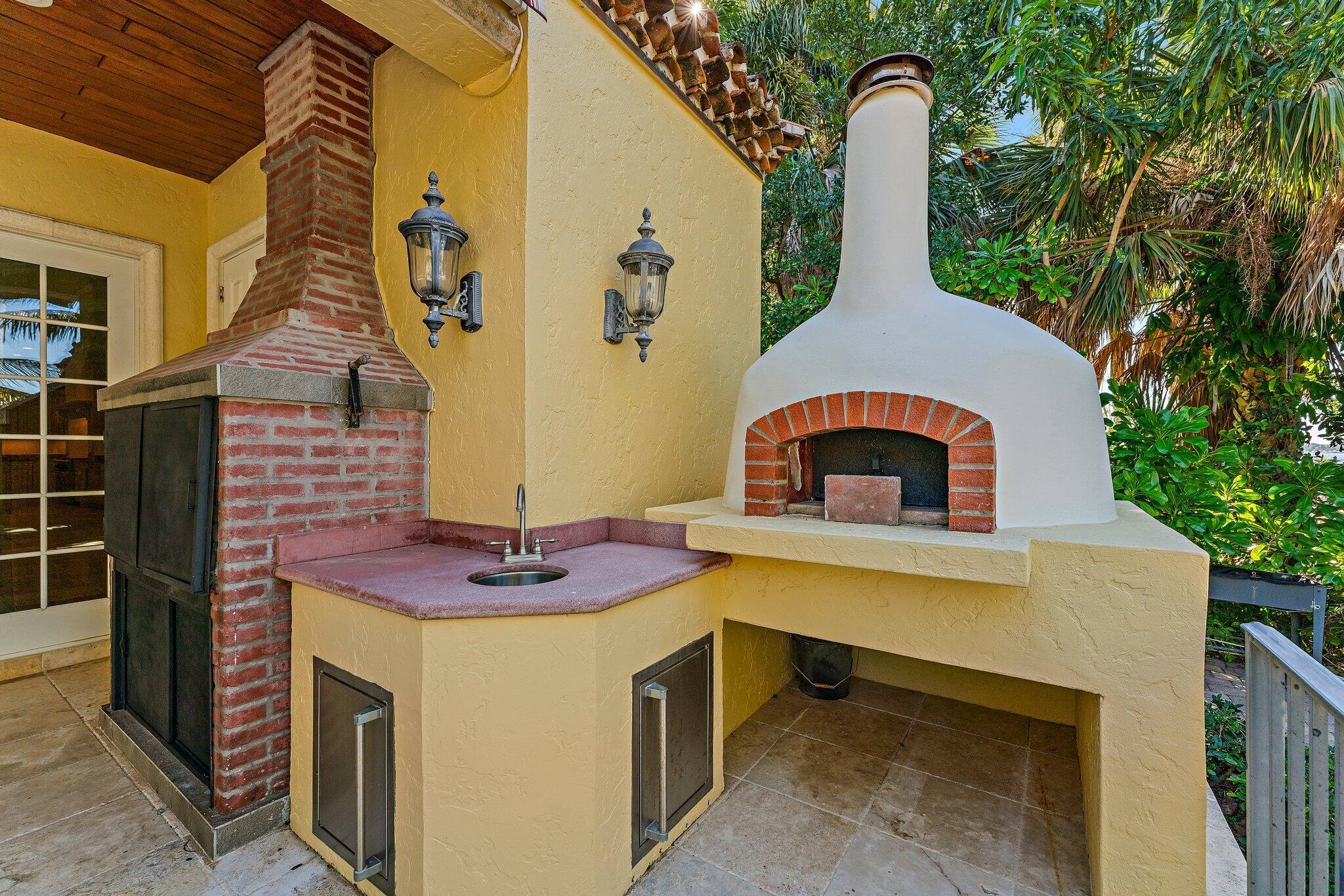 TWIN RIVERS - Residential