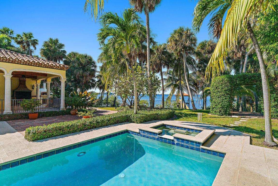 TWIN RIVERS - Residential