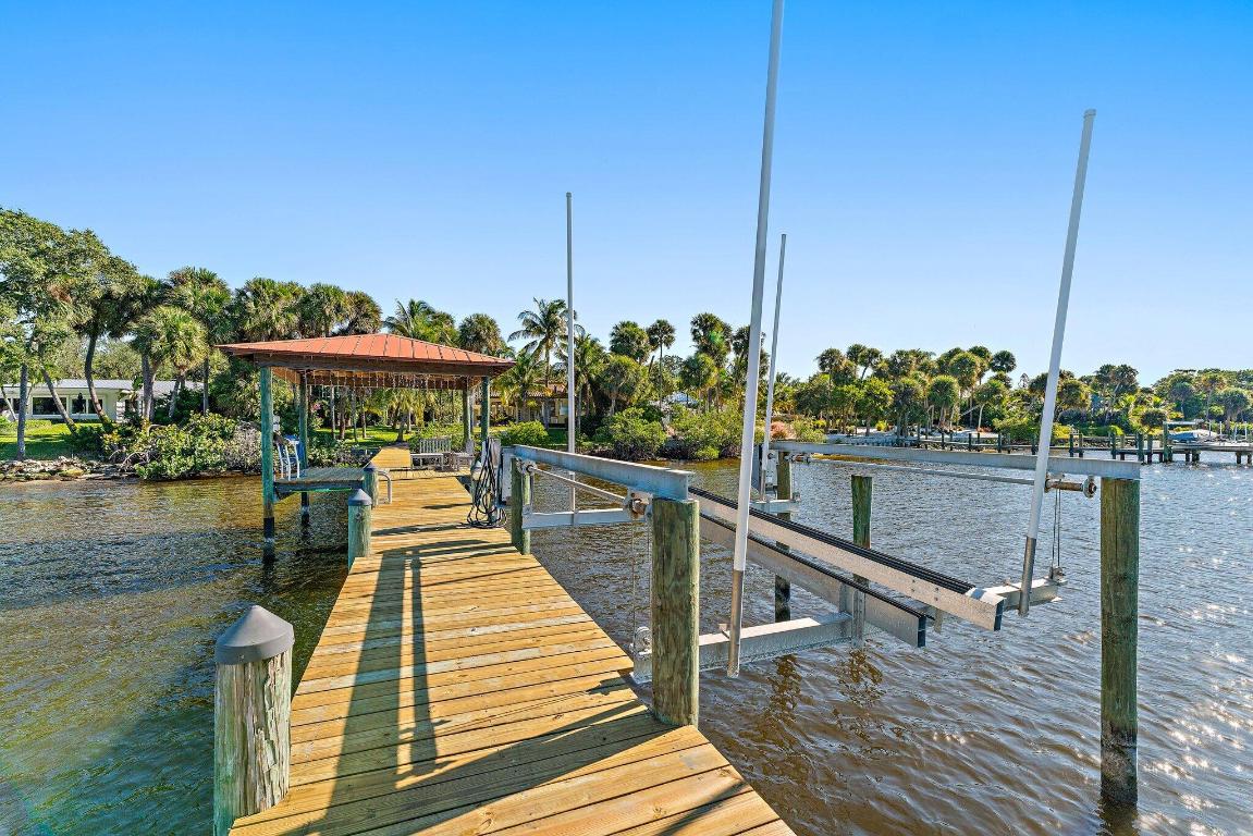 TWIN RIVERS - Residential