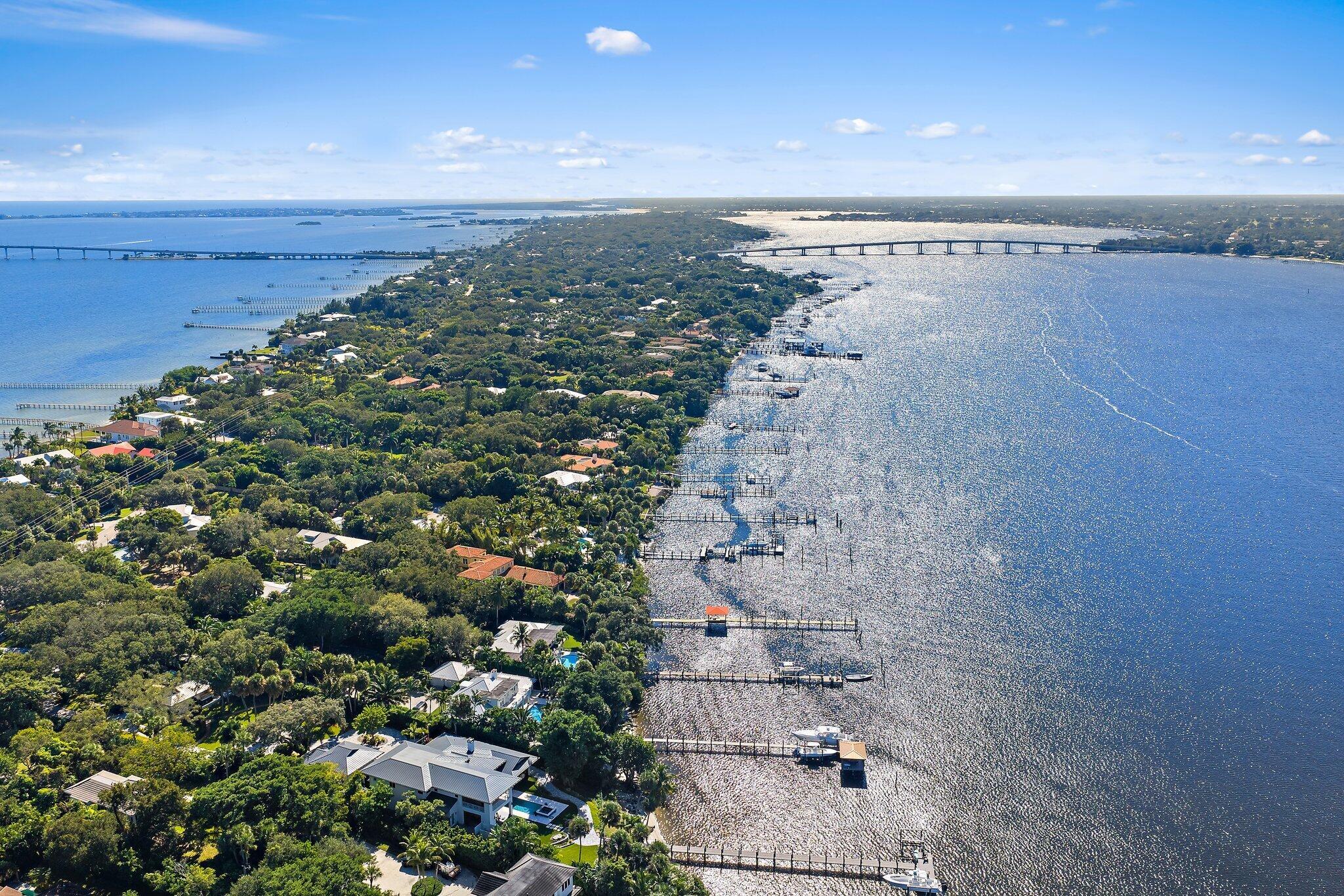 TWIN RIVERS - Residential