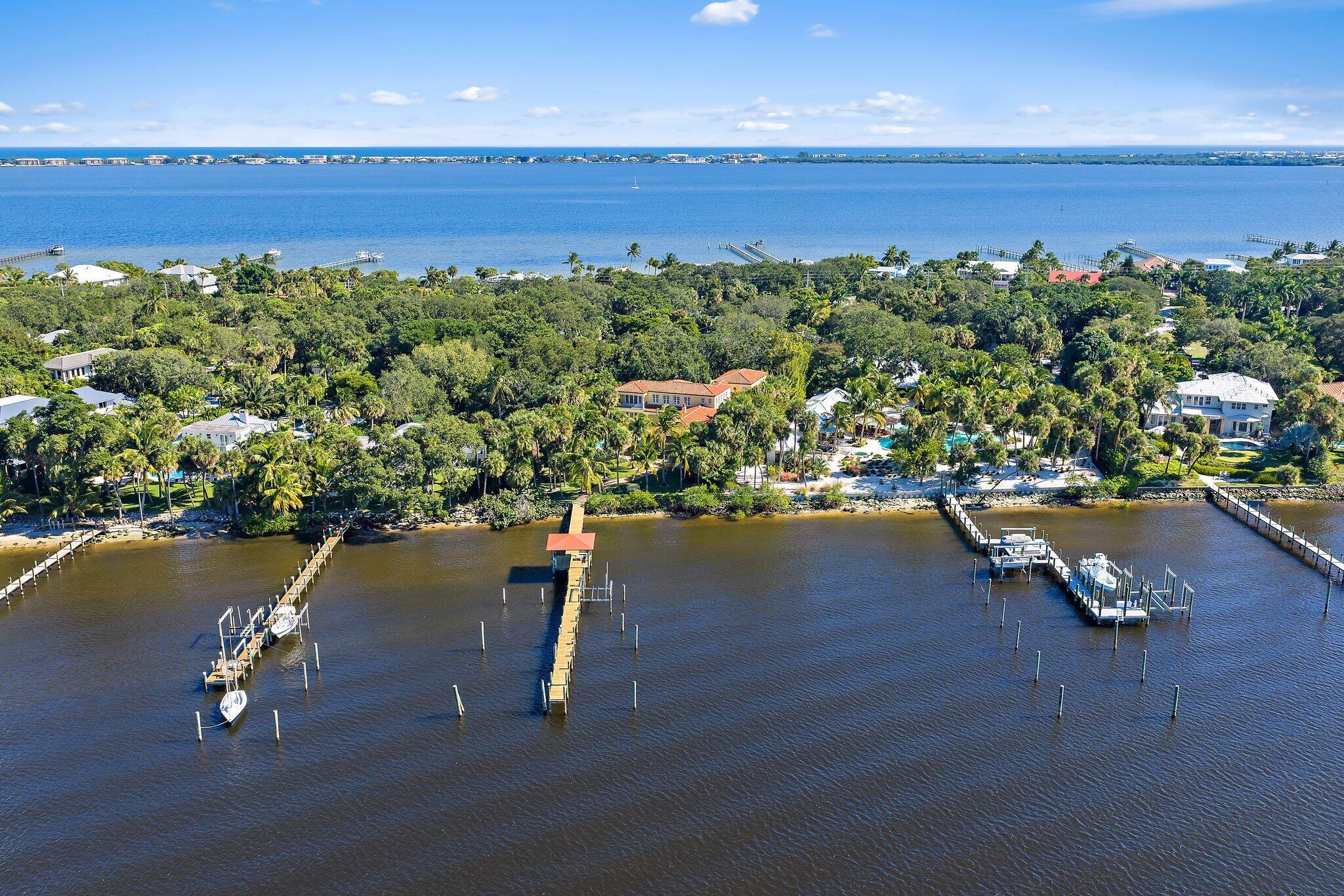 TWIN RIVERS - Residential