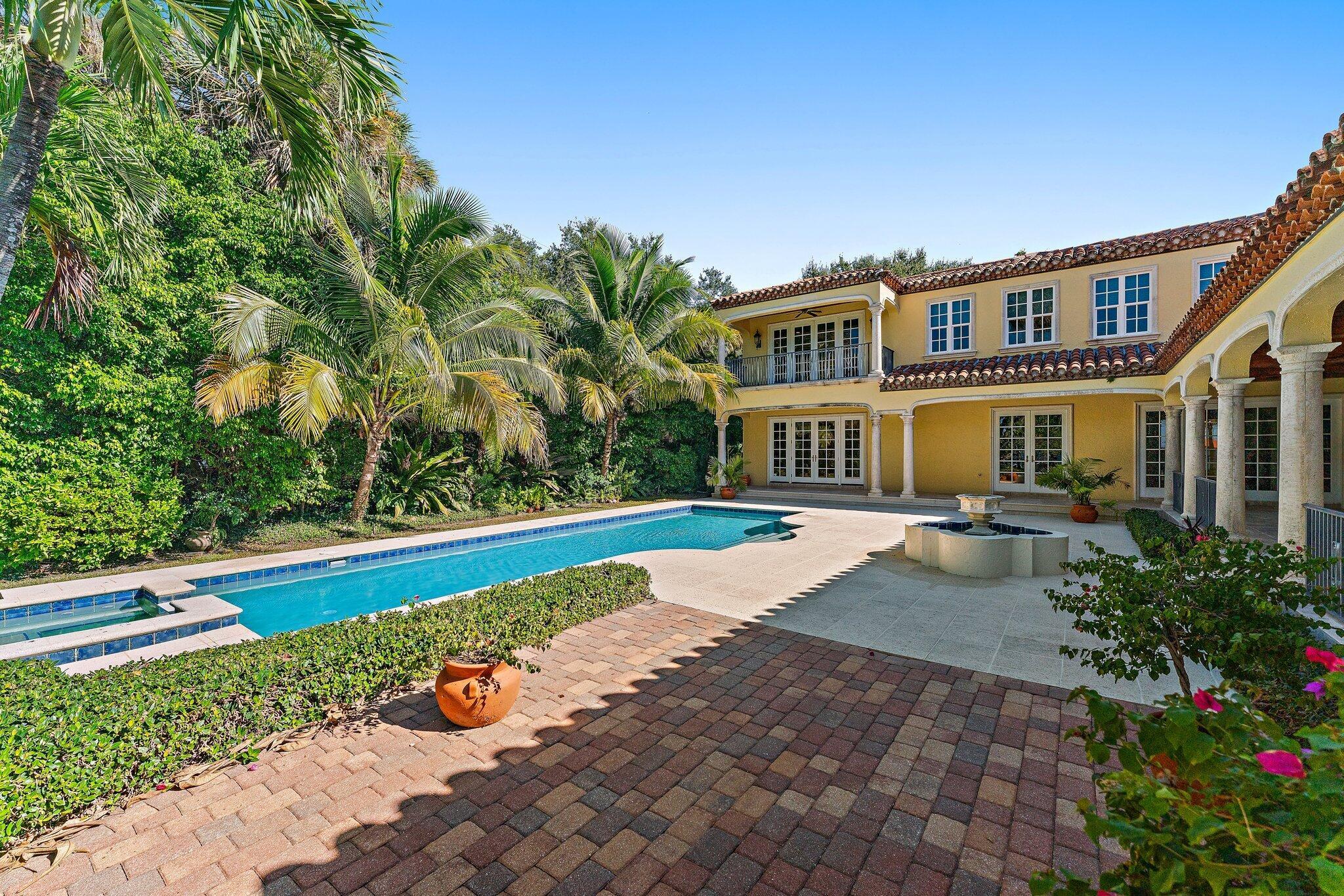 TWIN RIVERS - Residential