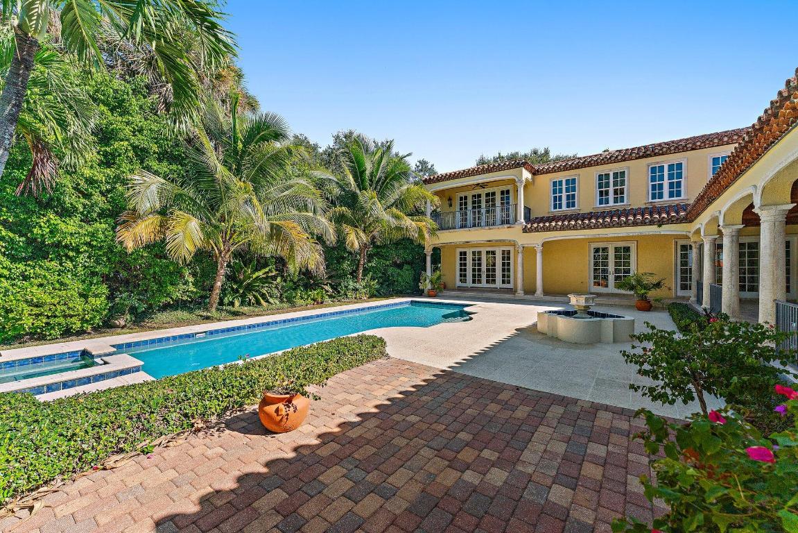 TWIN RIVERS - Residential