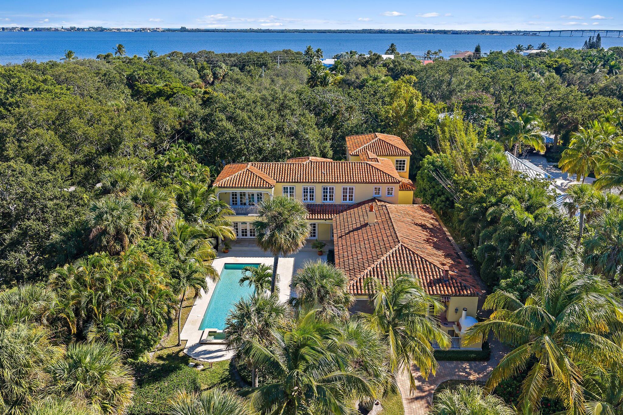 TWIN RIVERS - Residential