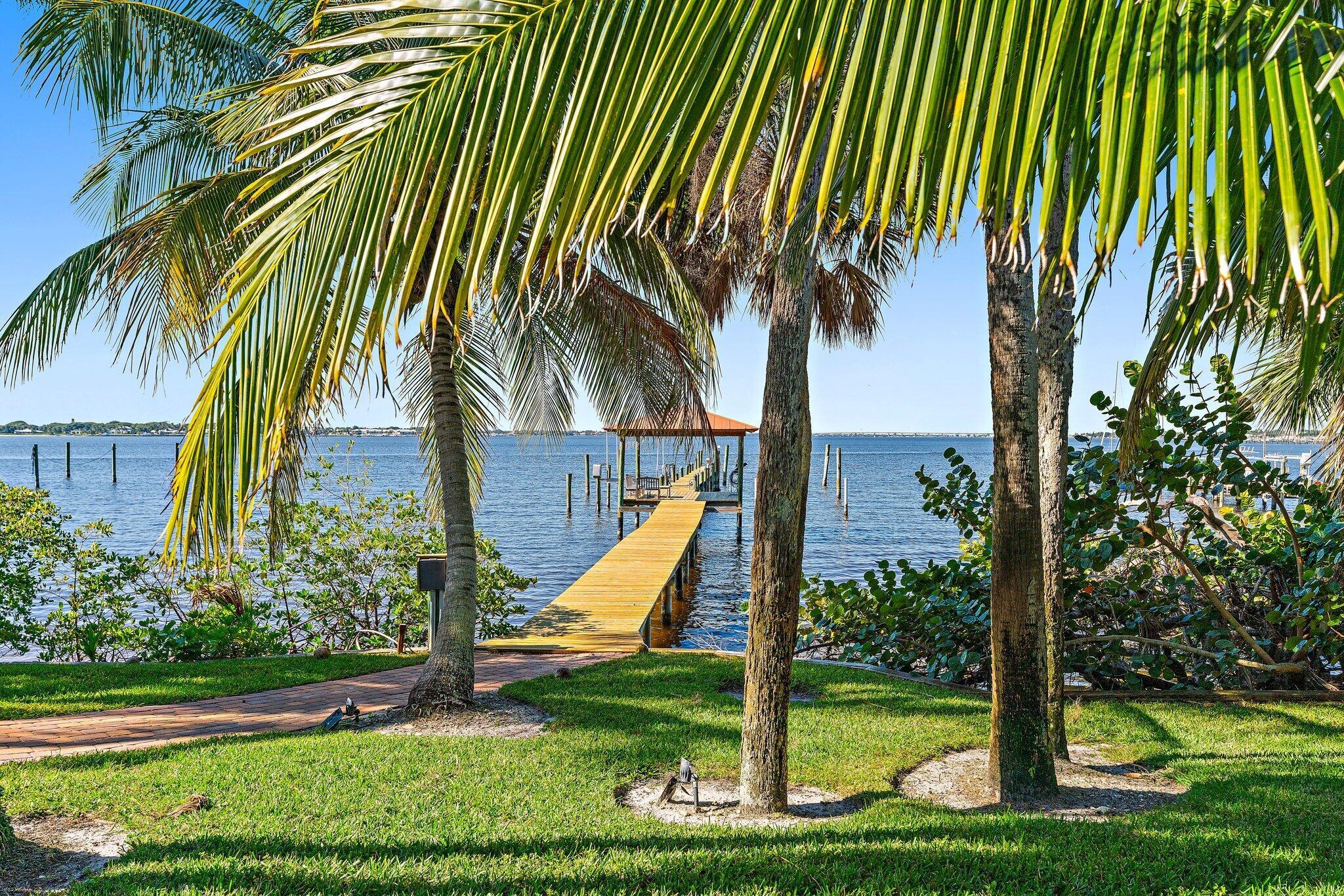 TWIN RIVERS - Residential