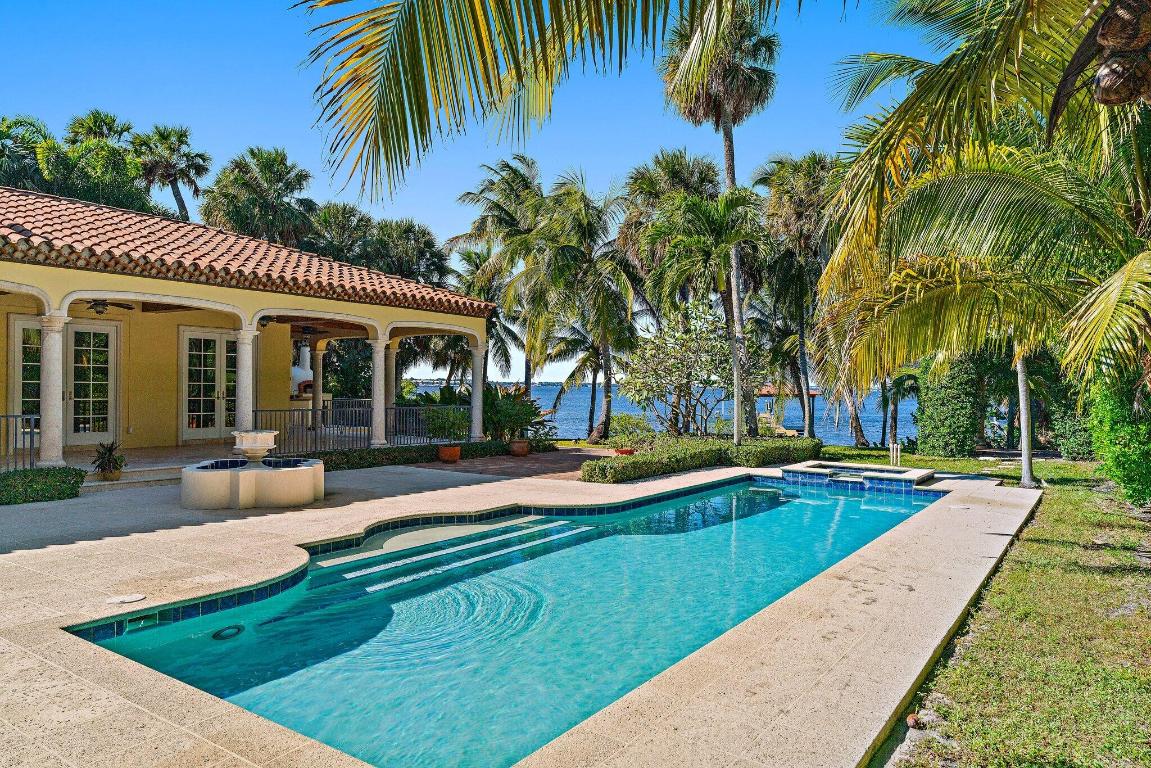 TWIN RIVERS - Residential