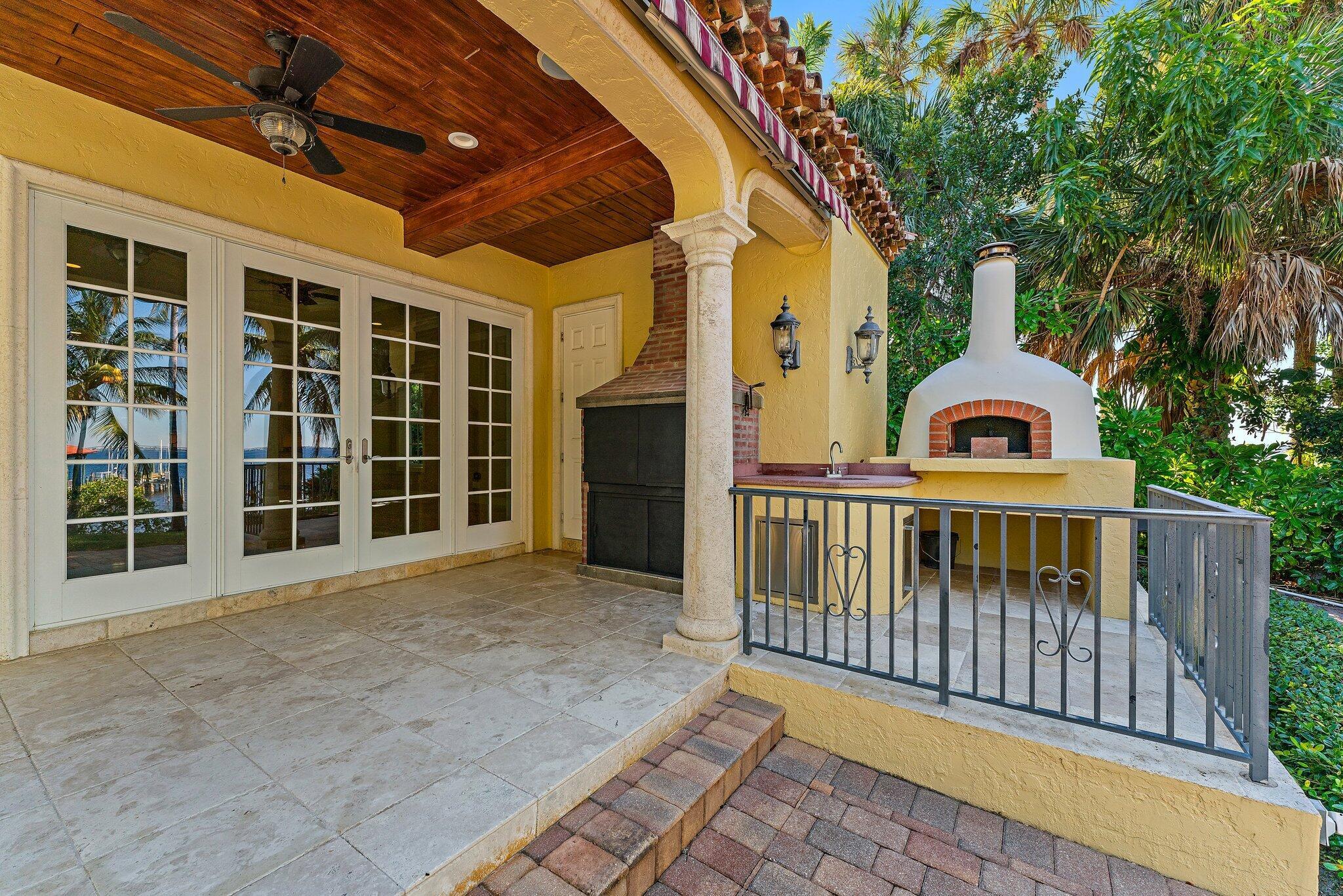 TWIN RIVERS - Residential