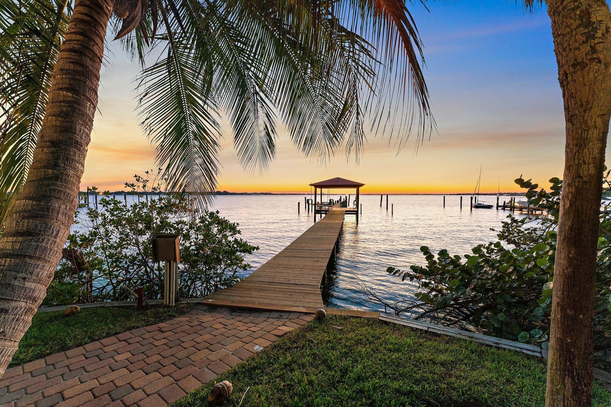 TWIN RIVERS - Residential