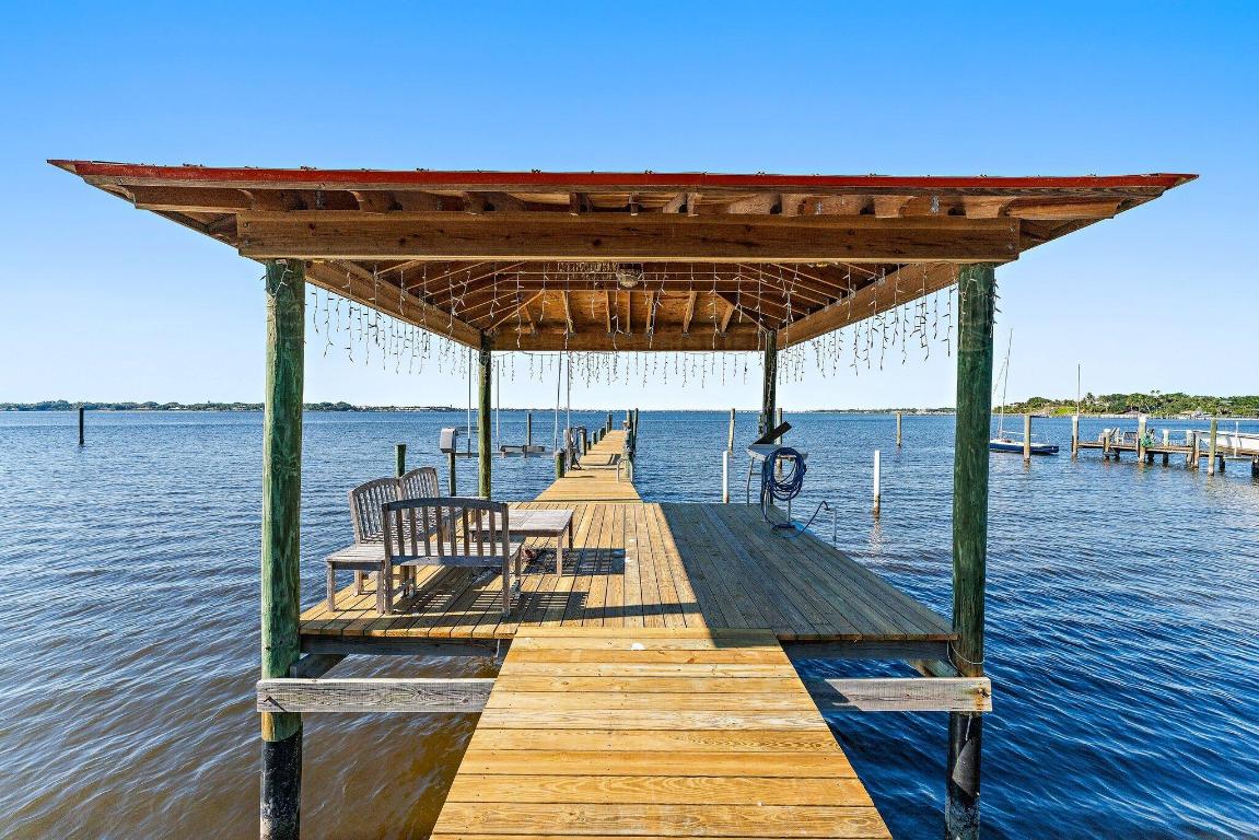 TWIN RIVERS - Residential