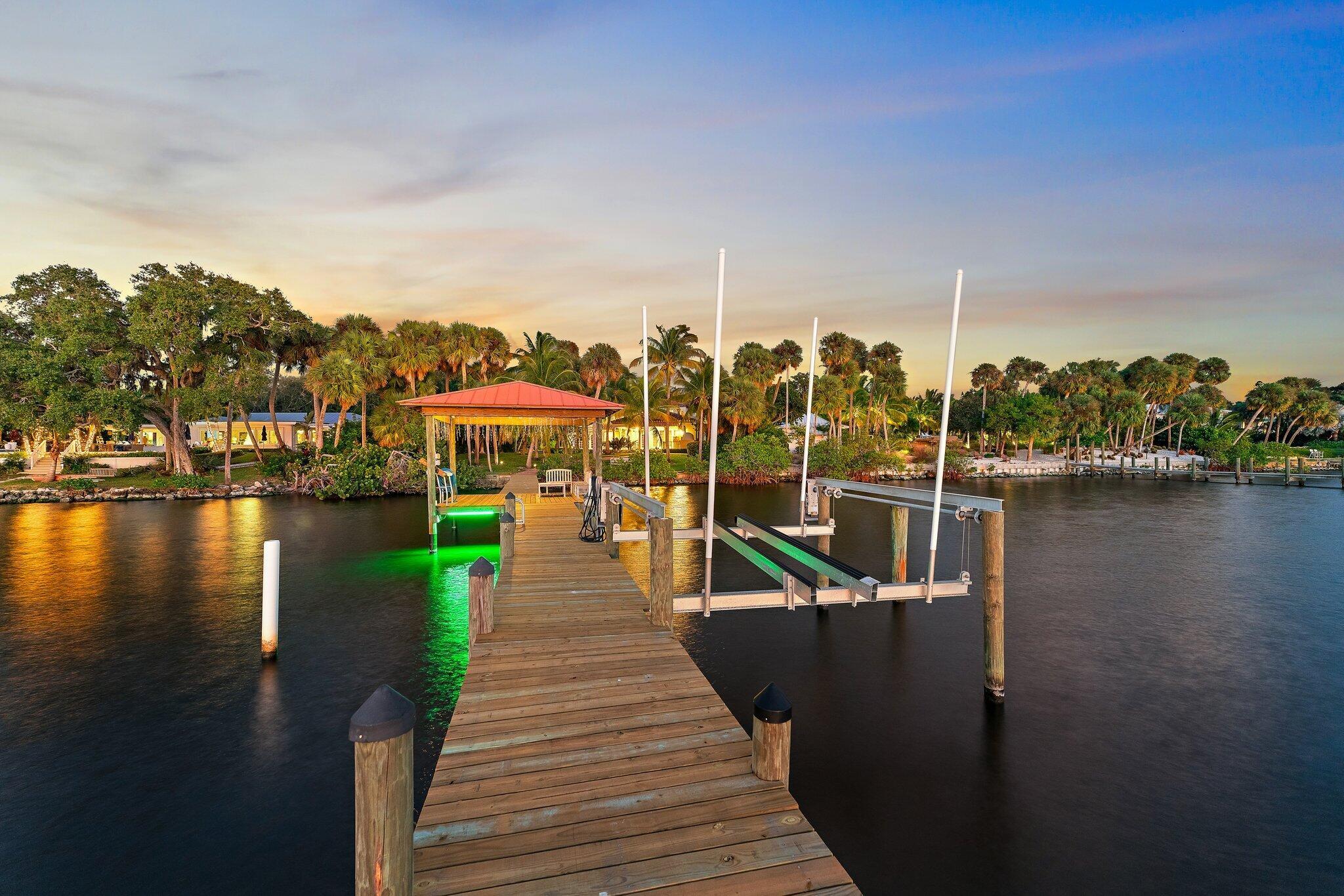 TWIN RIVERS - Residential