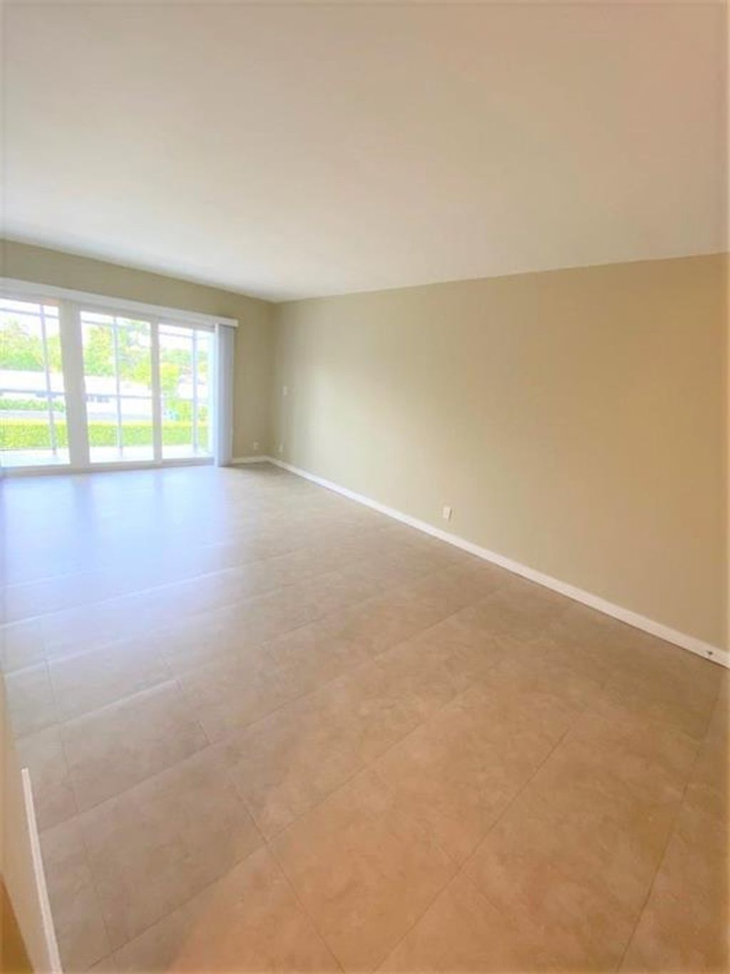 Photo of 3040 NE 16th Avenue #313, Oakland Park, FL 33334 (MLS # B26009625)