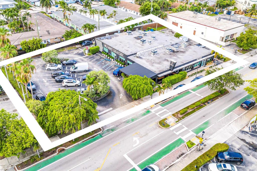 Photo of 815 NE 13th Street #Front, Fort Lauderdale, FL 33304 (MLS # B26041406)