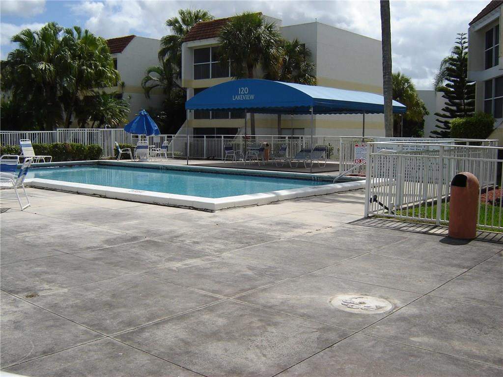 RACQUET CLUB - Residential Lease