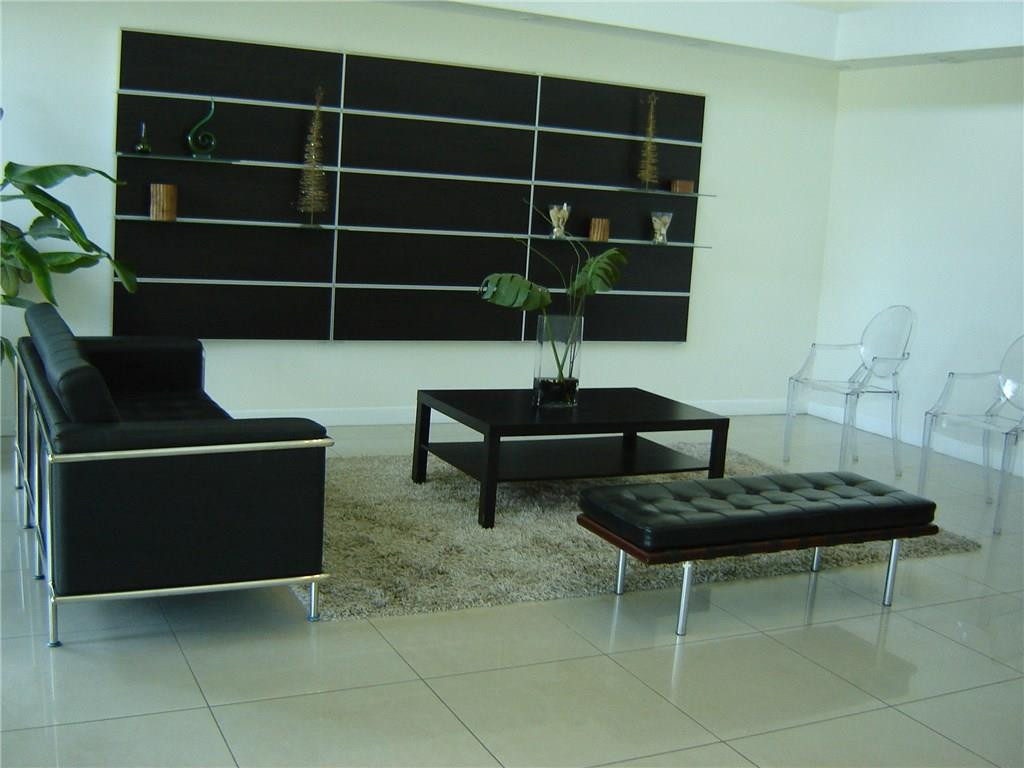 RACQUET CLUB - Residential Lease