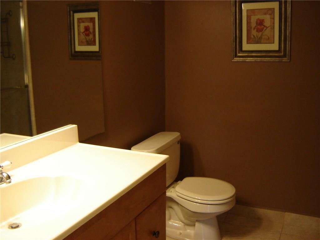 RACQUET CLUB - Residential Lease