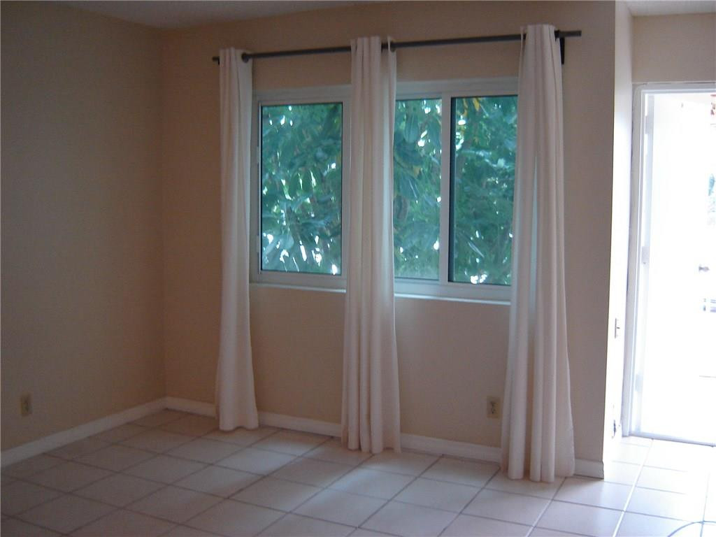 RACQUET CLUB - Residential Lease