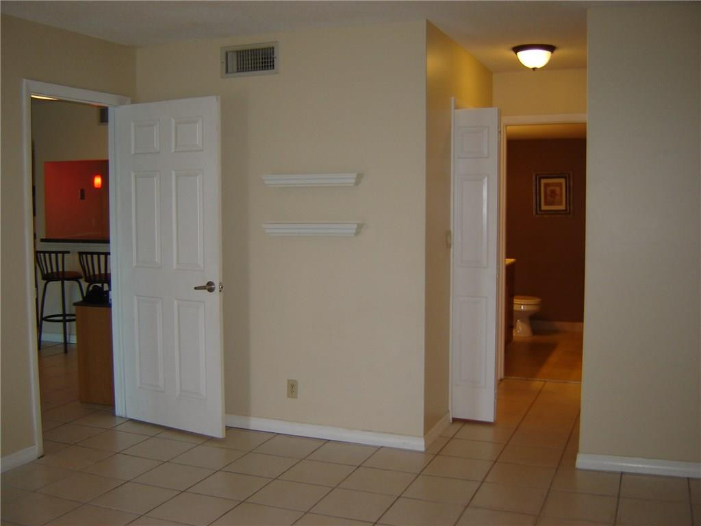 RACQUET CLUB - Residential Lease