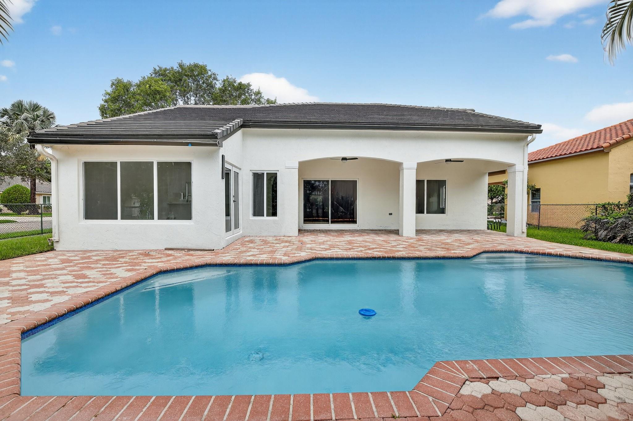 Heftler Homes At Pembroke - Residential