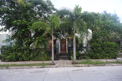 Photo of 607 EL VEDADO, West Palm Beach, FL 33405 (MLS # B26090731)