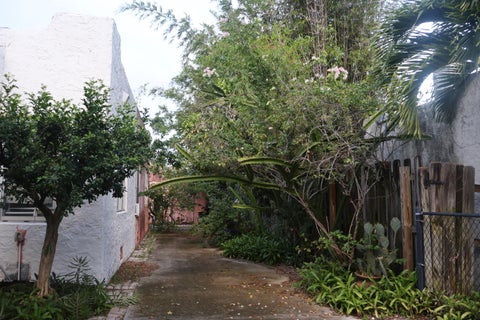 Tiny photo for 607 EL VEDADO, West Palm Beach, FL 33405 (MLS # B26090731)
