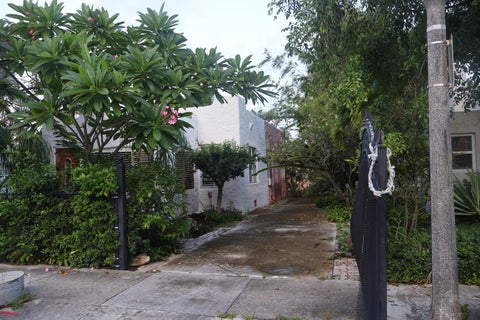 Tiny photo for 607 EL VEDADO, West Palm Beach, FL 33405 (MLS # B26090731)