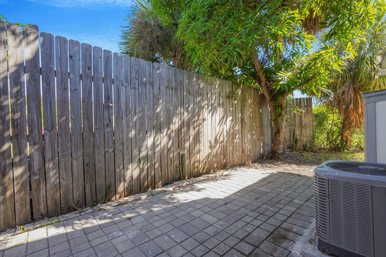 NORTH PALM BEACH - Residential