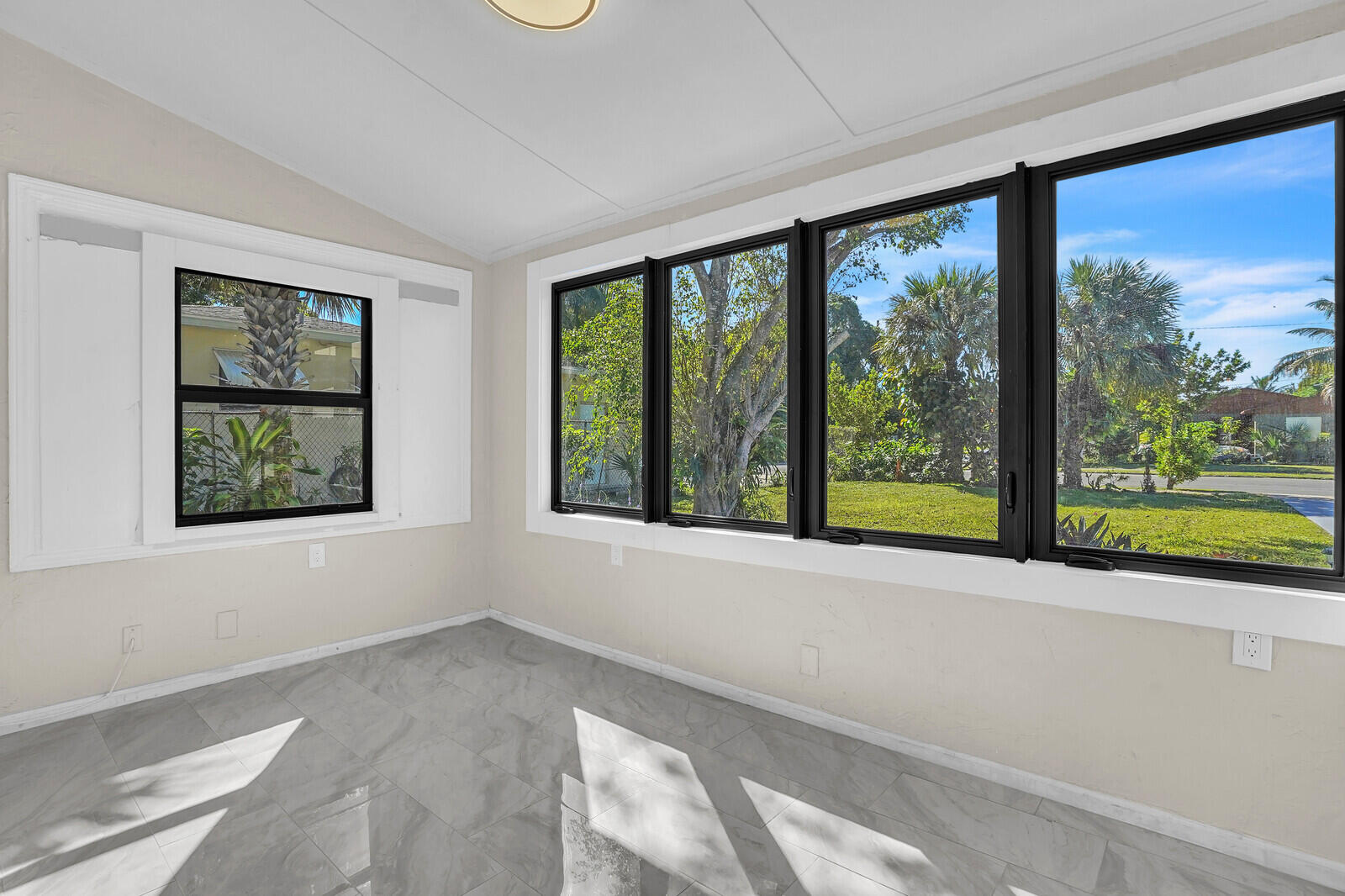 NORTH PALM BEACH - Residential
