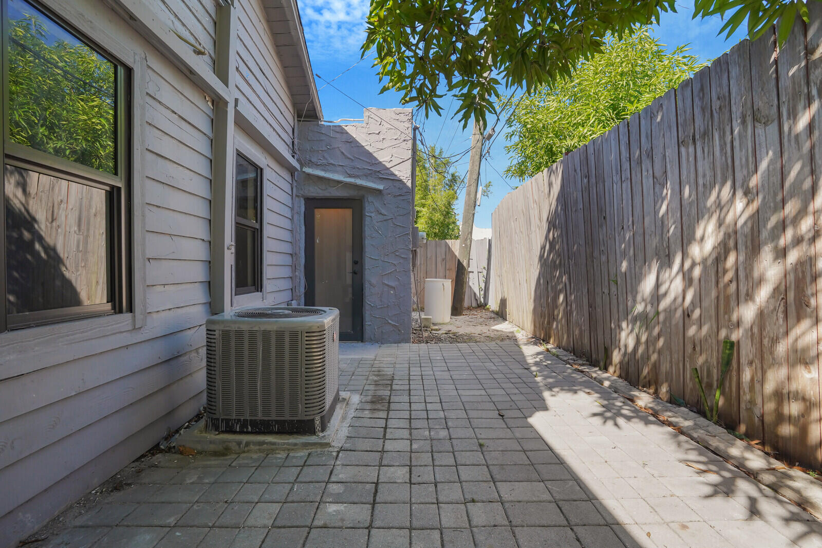 NORTH PALM BEACH - Residential