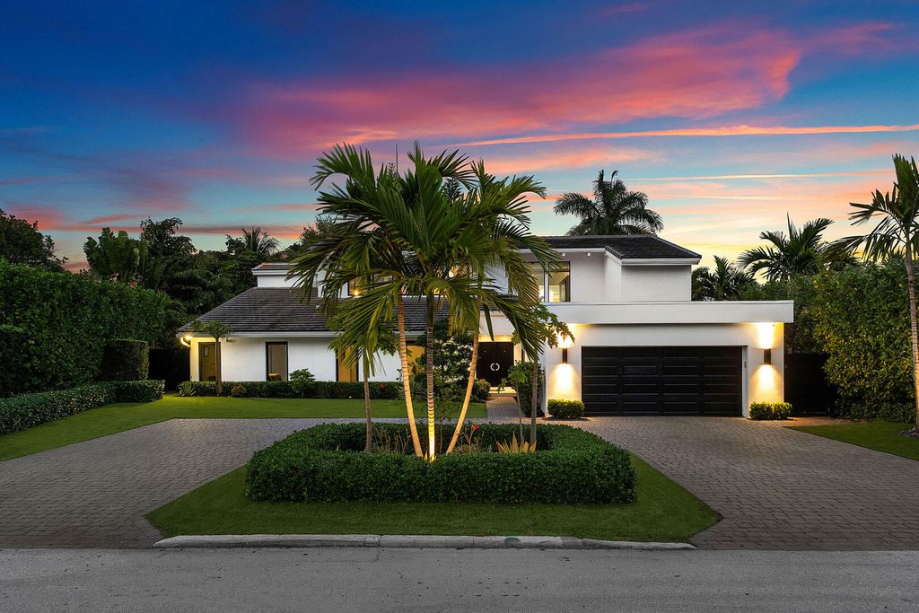Photo of 229 S Maya Palm Drive, Boca Raton, FL 33432 (MLS # R11161136)