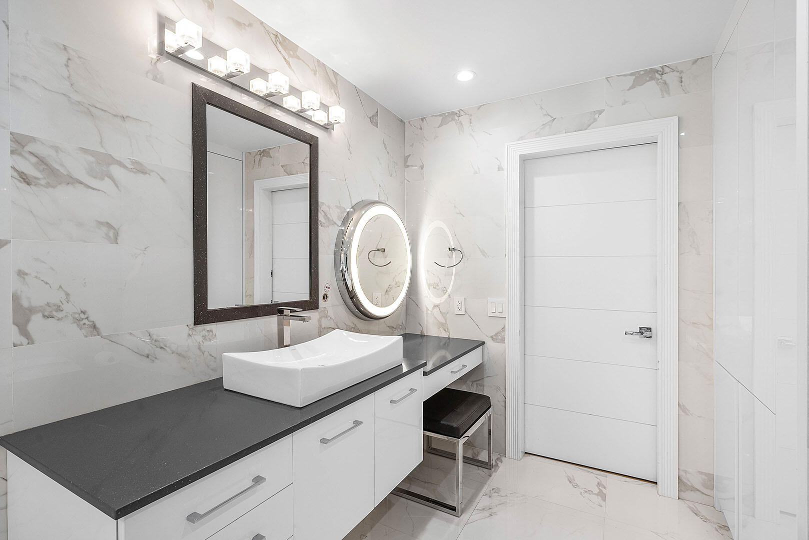 ROYAL PALM YACHT & COUNTRY CLUB - Residential