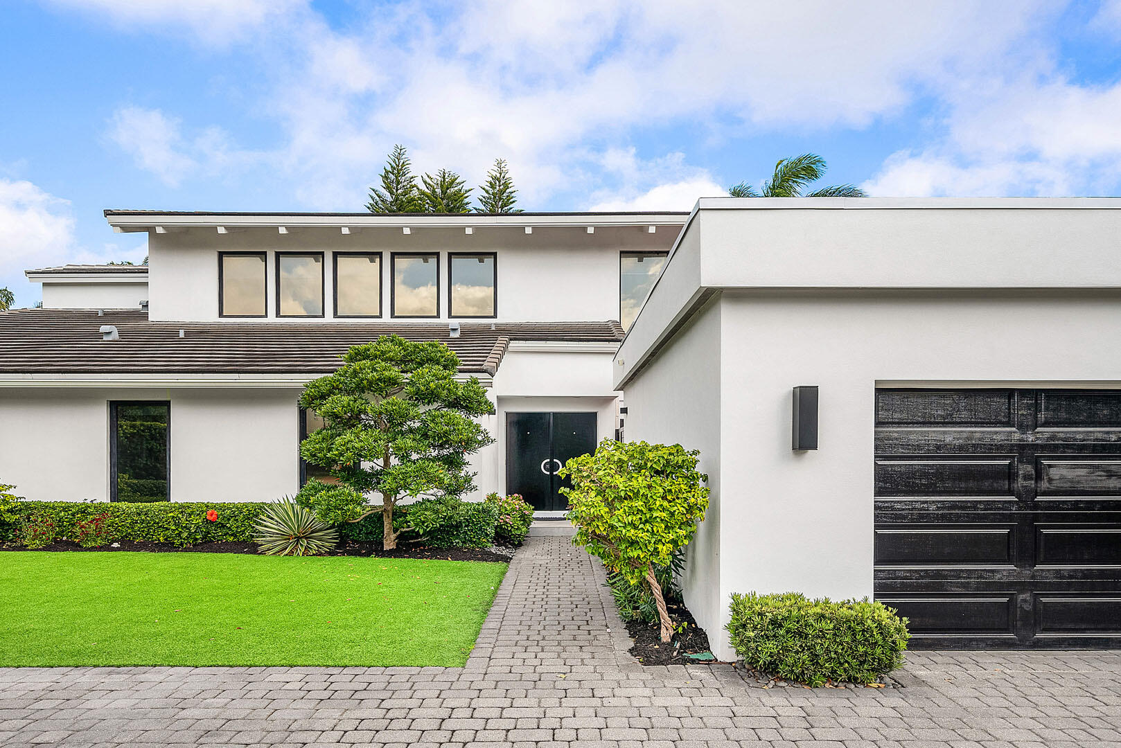 ROYAL PALM YACHT & COUNTRY CLUB - Residential