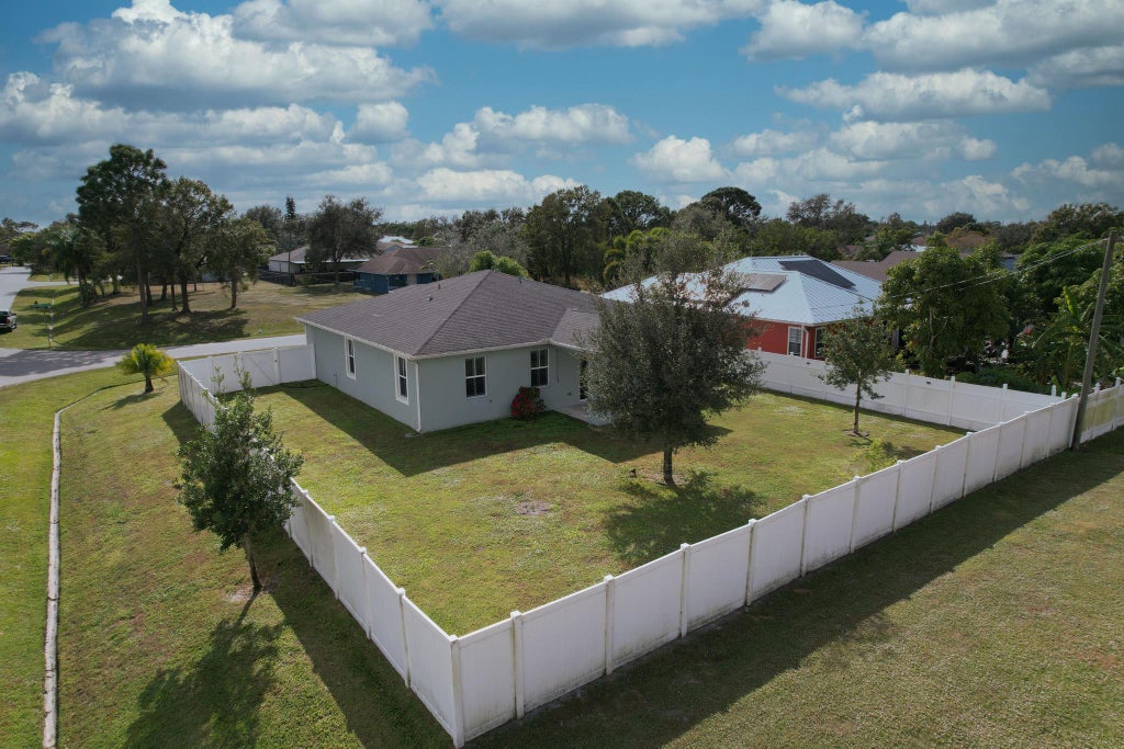 Photo of 901 SW Connecticut Terrace, Port Saint Lucie, FL 34953 (MLS # R11043989)