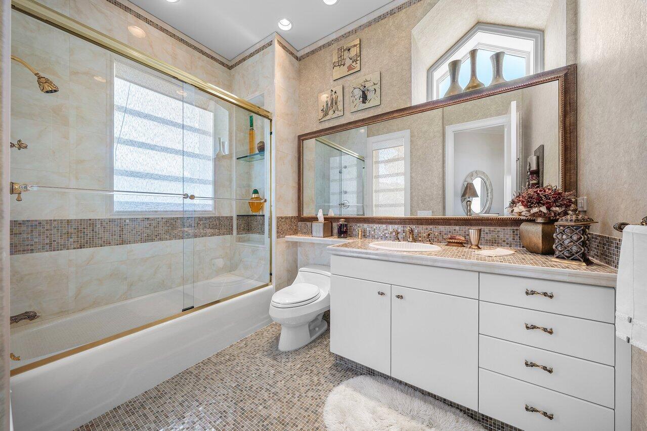 SAILFISH POINT - Residential