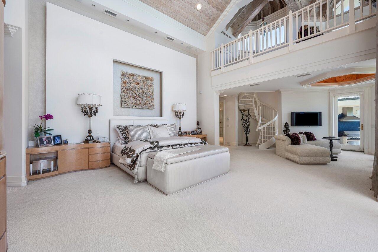 SAILFISH POINT - Residential