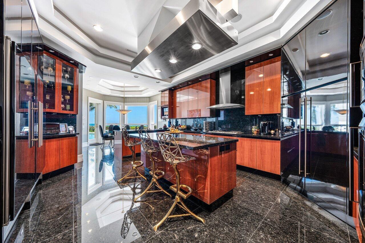 SAILFISH POINT - Residential